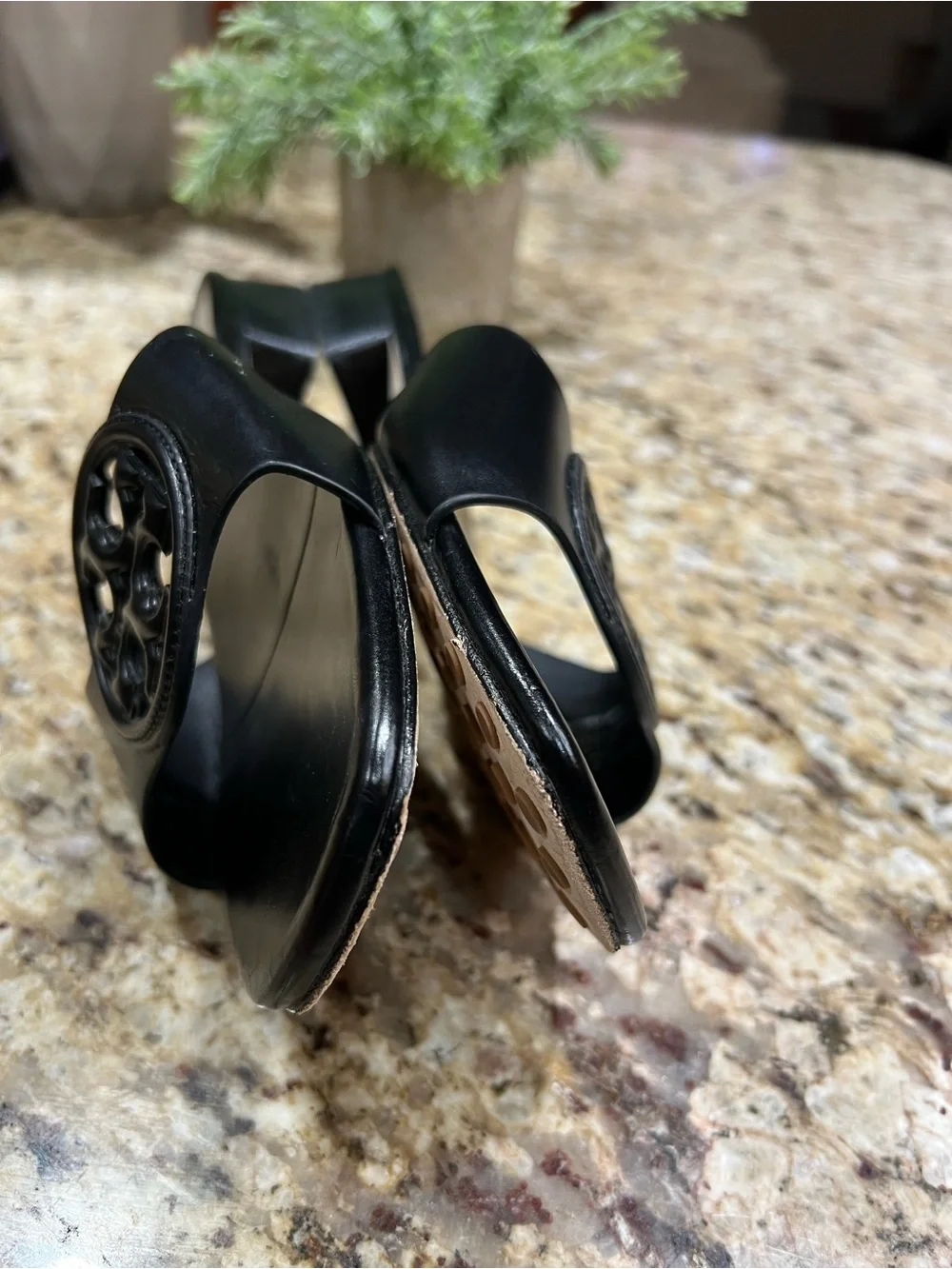 Tory Burch Bombe Black Leather Medallion Slide Sandals 10M